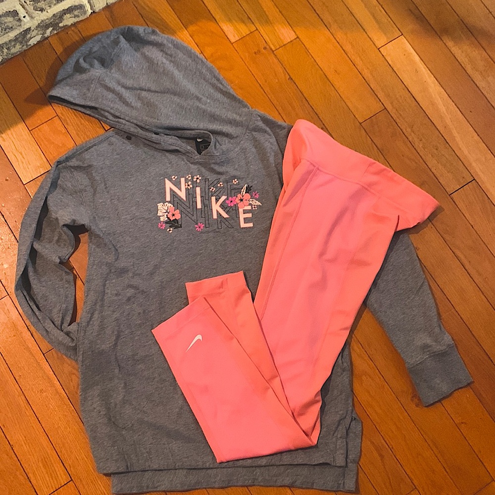 Nike outfit dri-fit leggings and tunic hoodie long sleeve shirt with pockets